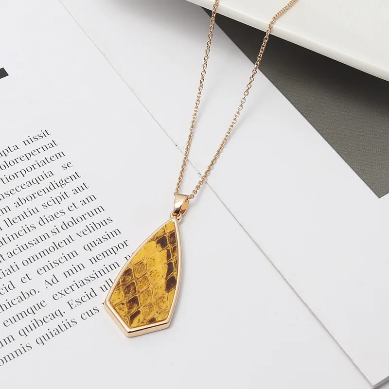 Acrylic Abalone Shell Leopard  - Body Jewelry Brands ulasan dan harga